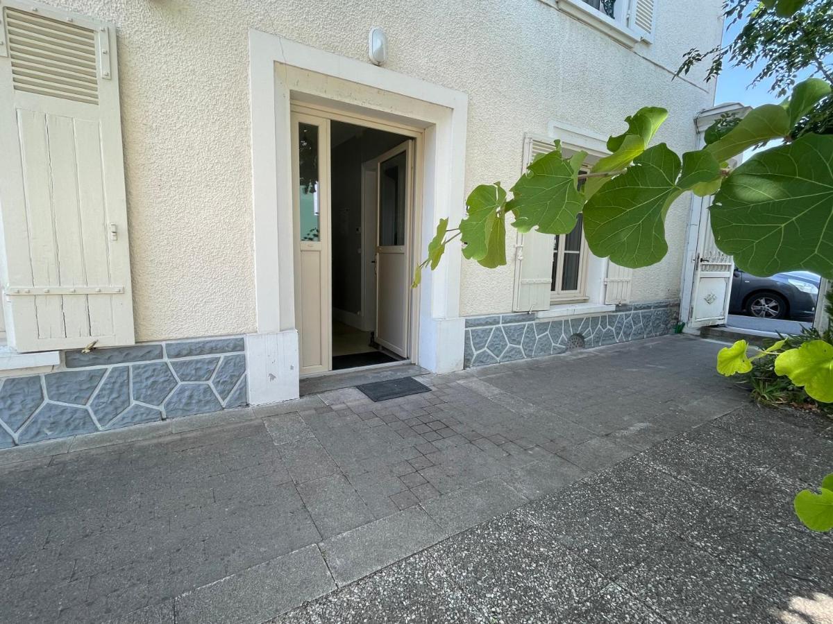 תוארס Le Logis De La Place מראה חיצוני תמונה