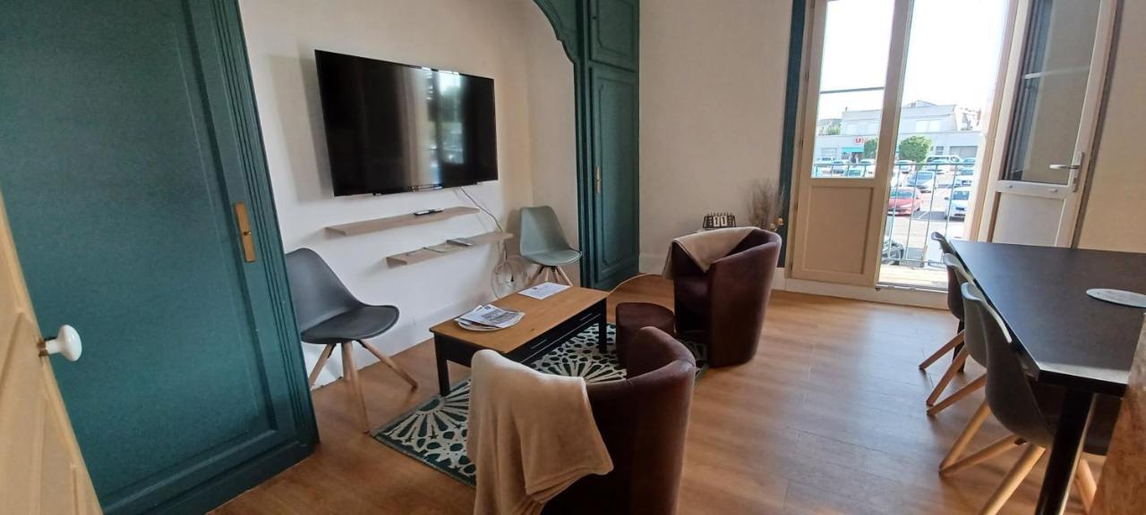 תוארס Le Logis De La Place מראה חיצוני תמונה